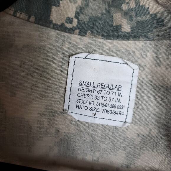 Army Combat Uniform Coat in Digital Camo Size S - Picture 9 of 11